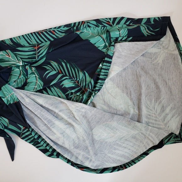 Super cute tropical printhalter dress - Picture 3 of 8